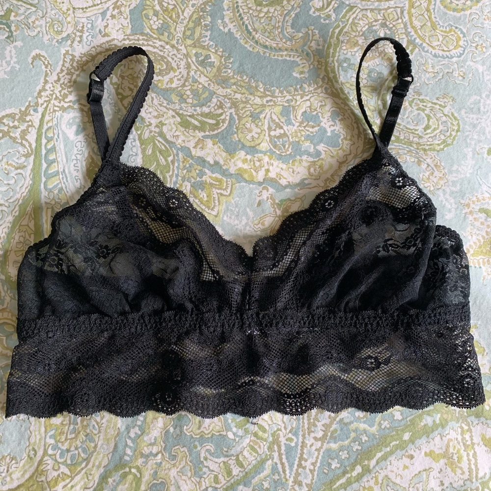 B.tempt’d by Wacoal Lace Kiss Bralette Black